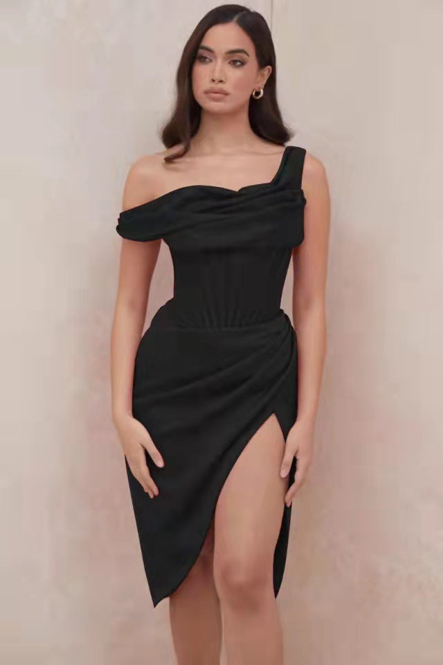 Damen Figurumspielendes Cocktailkleid mit asymmetrischem Schnitt und hohem Schlitz EB