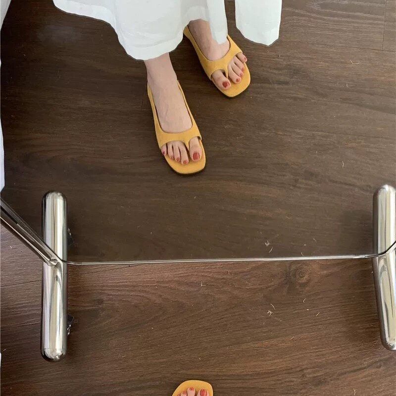 Damen Komfortable Zehentrenner-Sandalen mit weichem Obermaterial und modischem Design EB