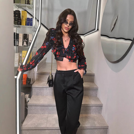 Damen cropped Bluse mit Rüschendetails und floralem Design EB