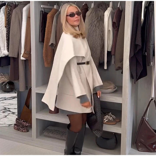 Damen Modische Wolljacke mit asymmetrischem Schnitt und praktischen Taschen EB