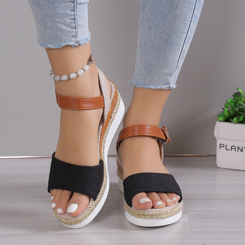 Damen Wedge-Sandaletten mit transparenten Riemen und natürlichem Bast-Detail EB