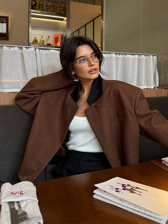 Damen Modische Kurzjacke mit strukturiertem Schnitt und hohen Kragen EB