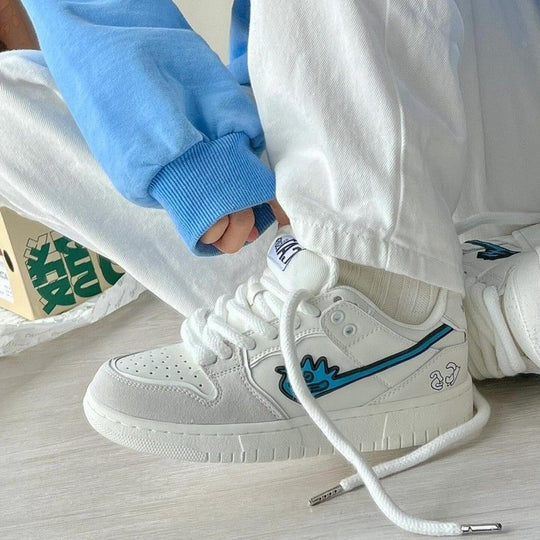 Damen Sneakers mit einzigartigem Design und verspielten Akzenten EB