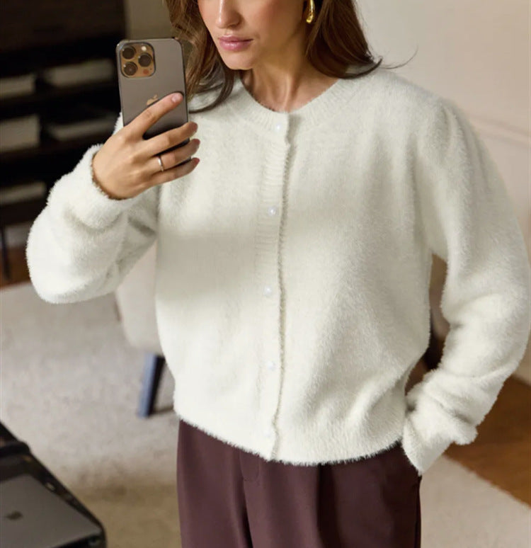 Damen Flauschiger Cardigan mit dekorativen Knöpfen und eleganter Passform EB
