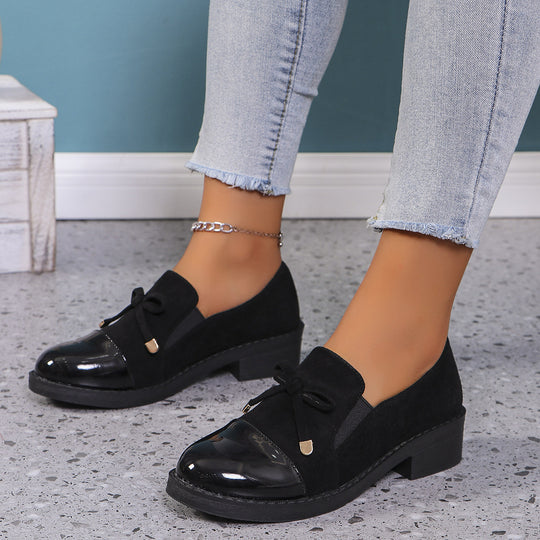 Damen  elegante Slipper-Loafer mit Lackkappe, Veloursimitat-Obermaterial, elastischem Einstieg und dekorativer Schleifenapplikation EB