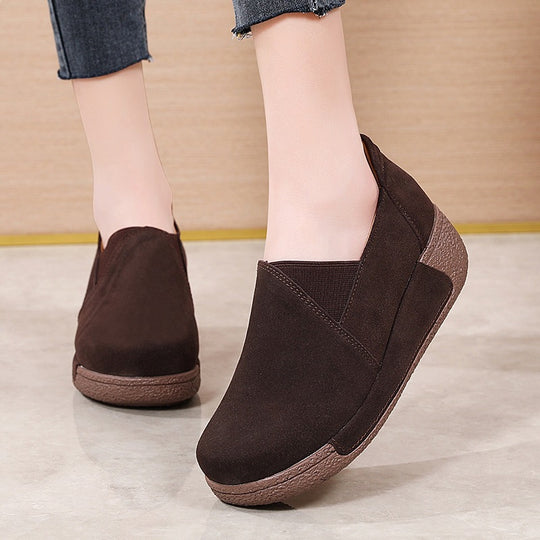 Damen Komfortable Slip-On Sneakers mit anpassungsfähiger Sohle EB