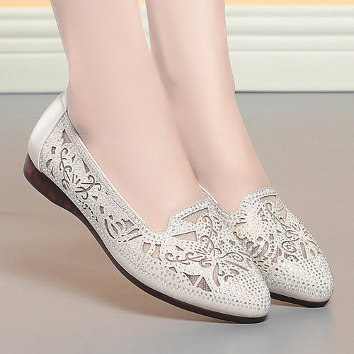 Damen Elegante Ballerinas mit filigranem Cut-Out-Design und funkelnden Strassdetails EB