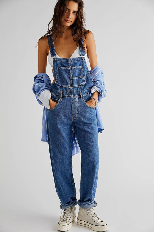 Damen Latzhose im lässigen Schnitt mit trendigen Details EB