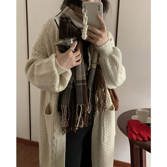 Damen Grobstrick Cardigan mit tiefen Taschen und elegantem Zopfdesign EB