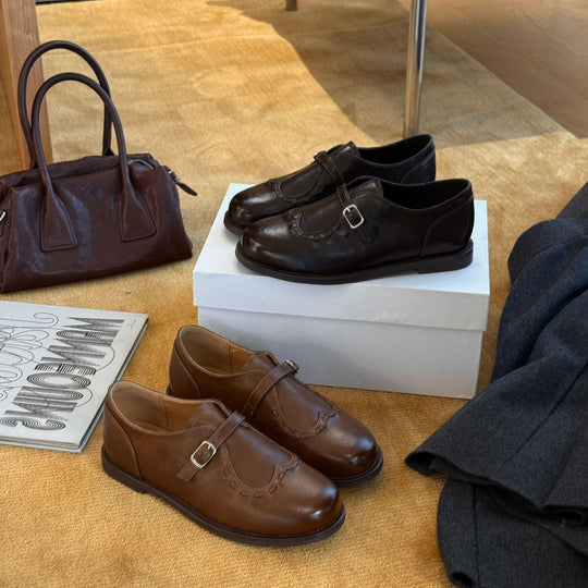 Damen Elegante Mokassins mit dekorativem Schnallenverschluss und handgefertigter Lederoberfläche EB