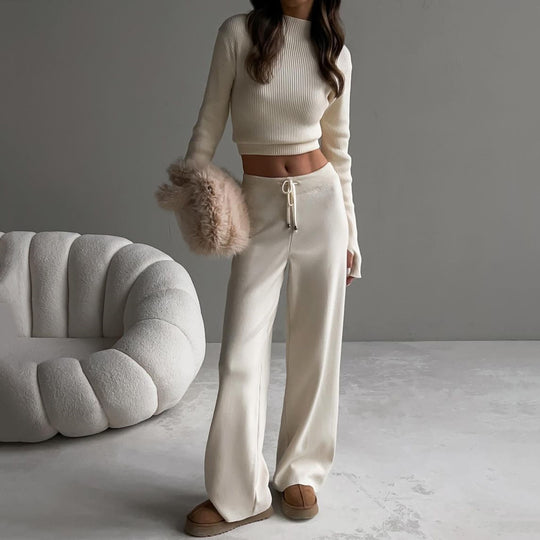 Damen geripptes Lounge-Set mit Cropped-Pullover und weiter Jogginghose EB