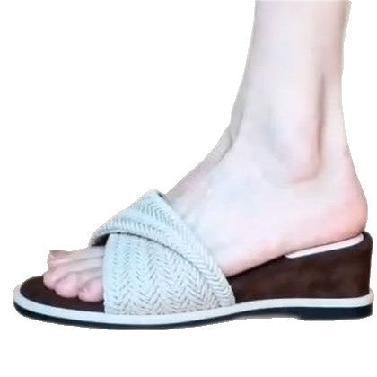 Damen modische Riemchen-Sandalen mit geflochtenen Details EB