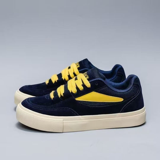 Damen Sportliche Sneaker mit modischem Veloursleder und bequemer Gummisohle EB