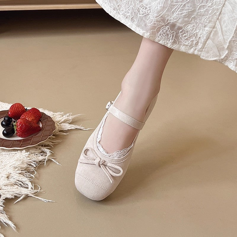 Damen Ballerinas mit verstellbarem Riemen und zartem Spitzenbesatz EB