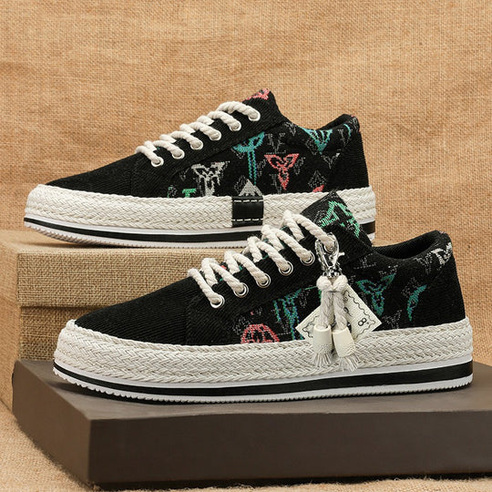 Damen bestickte Canvas‑Sneaker mit Quastenanhänger und geflochtener Plateausohle EB