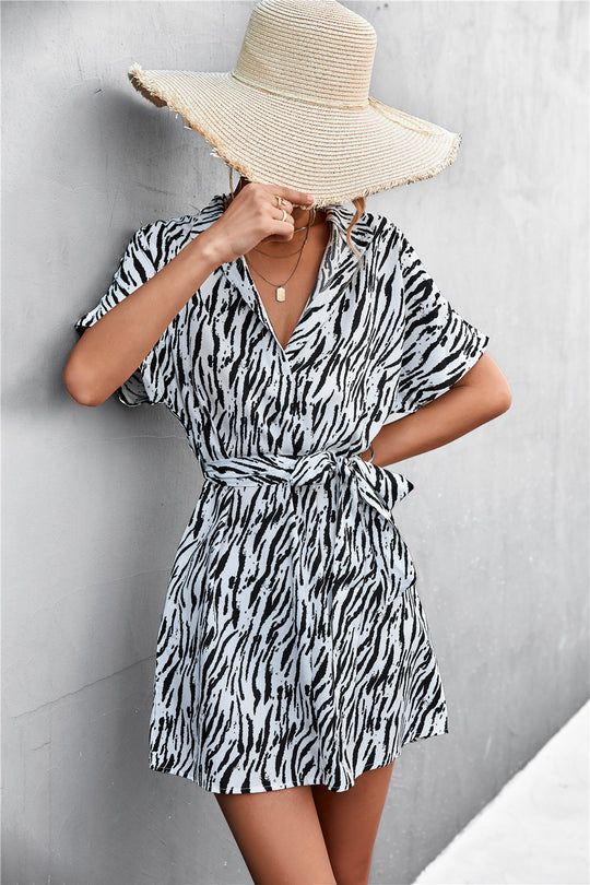 Damen legeres Kurzarmkleid mit trendigem Zebra-Print und Gürtel EB