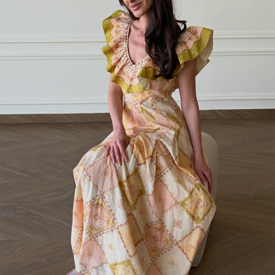 Damen Maxikleid mit voluminösen Rüschendetails und elegantem V-Ausschnitt EB