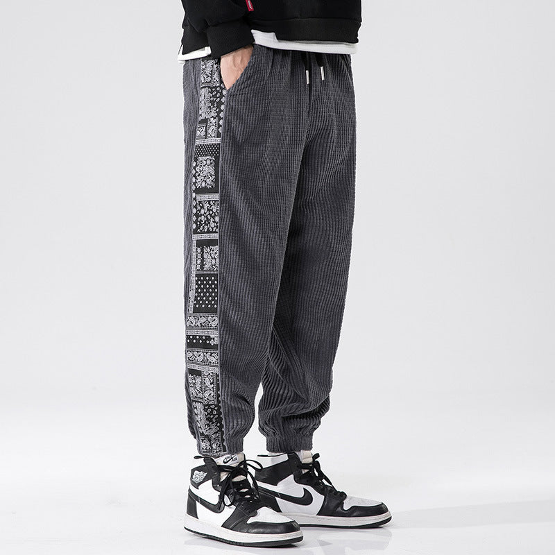 Herren nan Cord-Jogger mit Bandana-Seiteneinsatz, elastischem Bund, schmal zulaufender Knöcheln und geripptem Strukturstoff EB