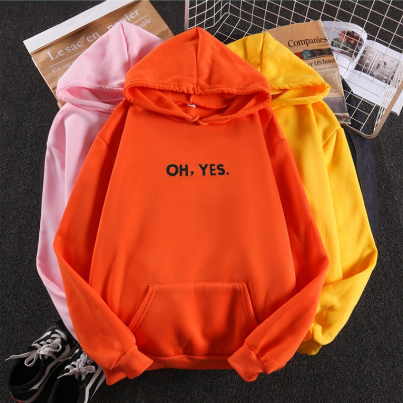 Damen nan Kapuzenpullover mit weichem Innenfutter, Kängurutasche und dezentem Frontprint EB