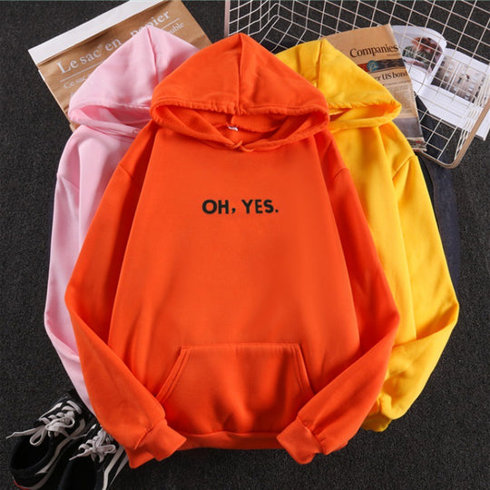 Damen nan Kapuzenpullover mit weichem Innenfutter, Kängurutasche und dezentem Frontprint EB