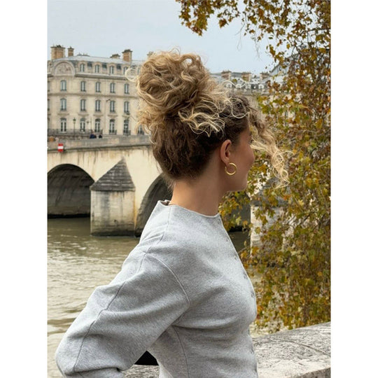 Damen modische Strickjacke mit plissierten Ärmeln und Knopfdetails EB