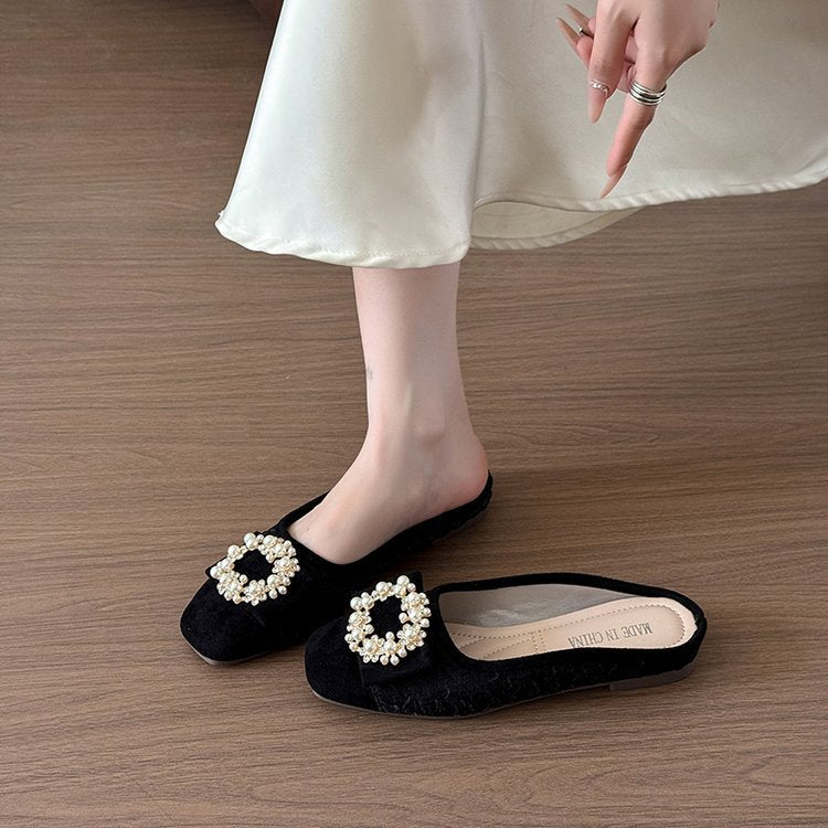 Damen Slipper mit eleganter Perlenschließe EB