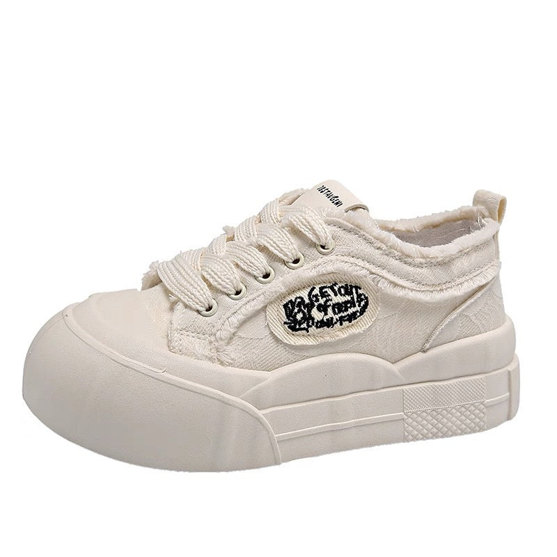 Damen Stilvolle Chunky Sneakers mit weißer Plattform und robustem Obermaterial EB