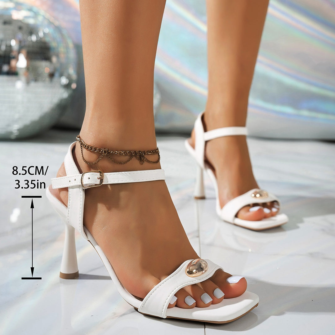 Damen Elegante Sandalen mit verstellbarem Riemen und goldenen Akzenten EB