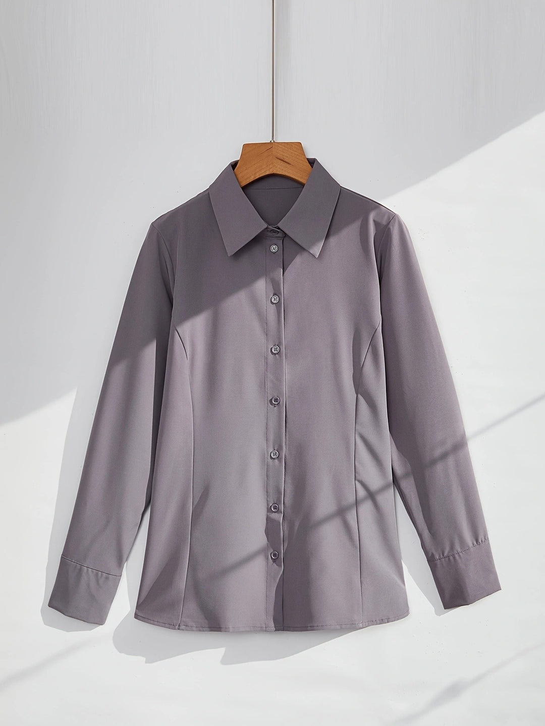 Damen Elegantes Blusenshirt mit feiner Steppnaht und tailliertem Schnitt EB