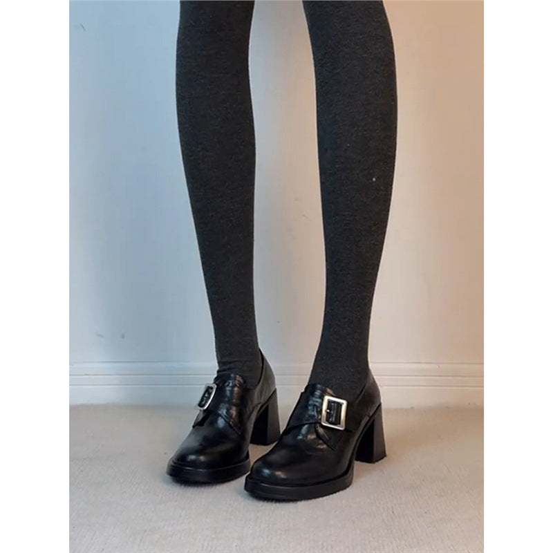 Damen Elegante Pumps mit komfortablem Blockabsatz und dekorativem Riemen EB