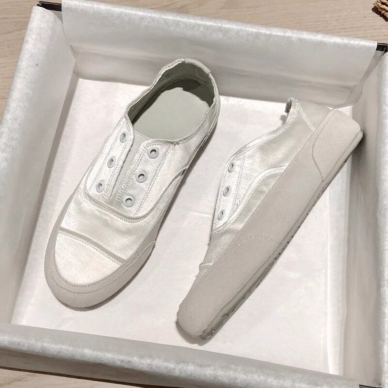 Damen sportliche Slip-On Sneakers mit satiniertem Obermaterial EB