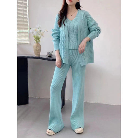 Damen Feinstrick-Ensemble mit originellem Zopfmuster und weiten Hosen EB