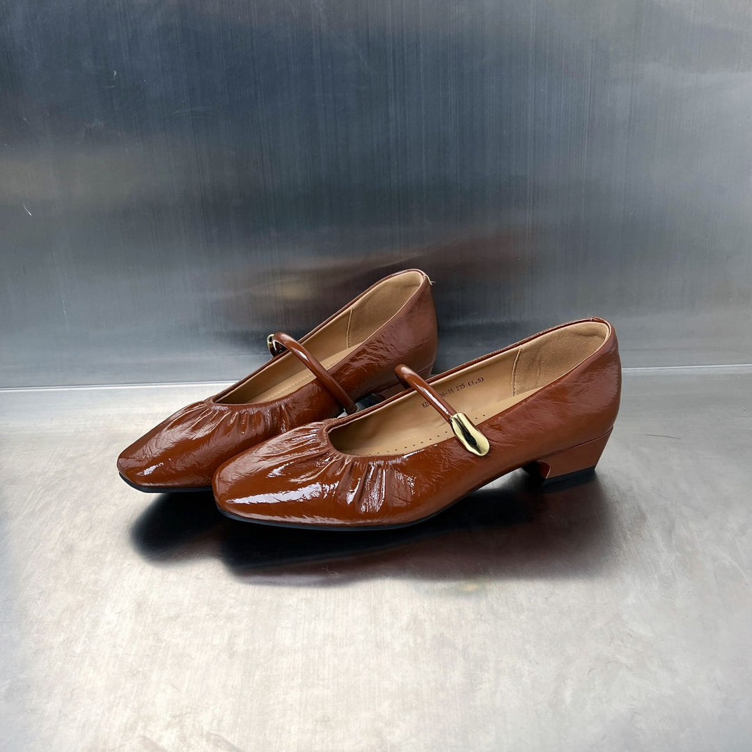 Damen elegante Ballerinas mit dekorativem Riemen und hohem Glanzfinish EB
