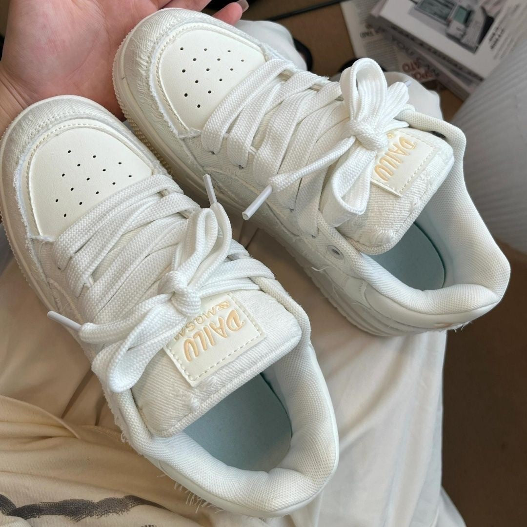 Damen Sneakers mit strukturierter Oberflächenbeschaffenheit und modischem Design EB