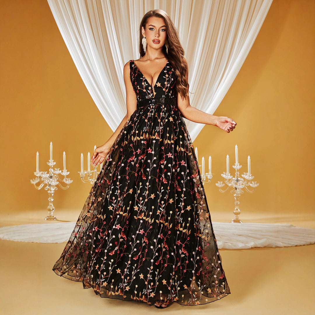 Damen Maxikleid mit floralem Stickdesign und tiefem V-Ausschnitt EB