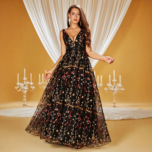 Damen Maxikleid mit floralem Stickdesign und tiefem V-Ausschnitt EB