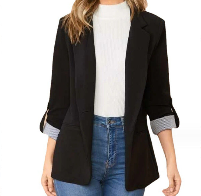 Damen modischer Blazer mit umschlagbaren Ärmeln und strukturierten Details EB