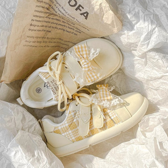Damen Sportliche Sneakers mit verspielten Schleifendetails und kariertem Design EB