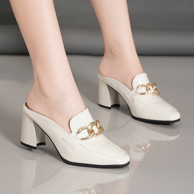 Damen Klassische Mules mit glitzerndem Schnallen-Detail und komfortablem Blockabsatz EB