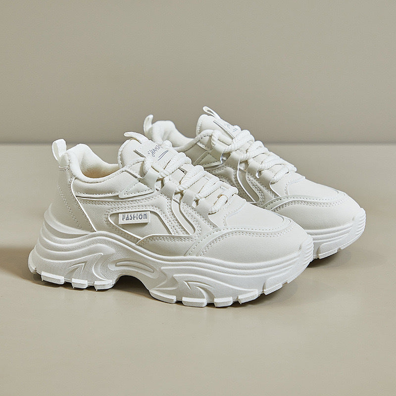 Damen Sportliche Sneakers mit dämpfender Sohle und trendigem Design EB