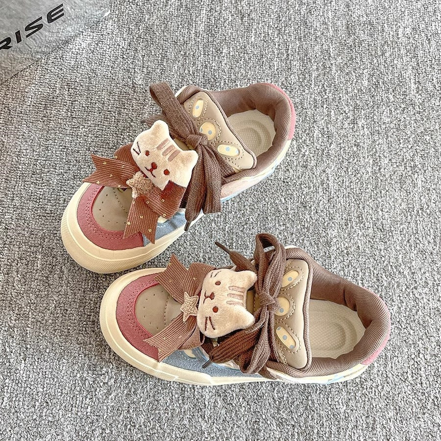 Damen Verspielte Freizeit Sneakers mit kuscheligen Tierdetails EB
