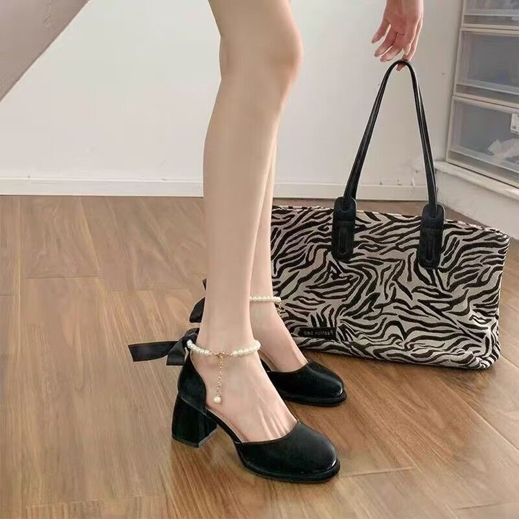 Damen Elegante Pumps mit modischem Fesselriemen und hochwertiger Sohle EB