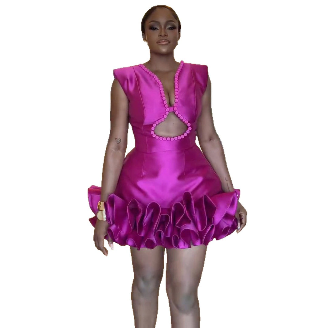 Damen Minikleid mit tiefem Ausschnitt und voluminösen Rüschendetails EB