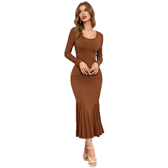 Damen schmeichelndes Strick‑Midikleid mit Langarm geformter Taillennaht und ausgestelltem Fishtail‑Saum Eichborn Berlin