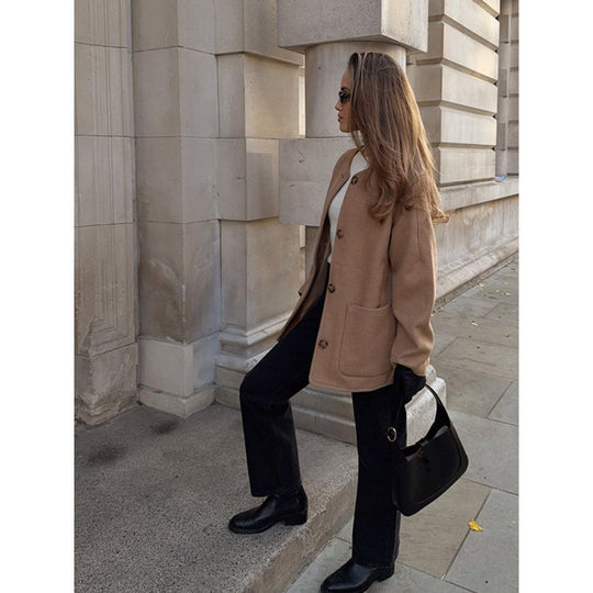 Damen Überwurfjacke mit modernem Design und eleganten Details EB