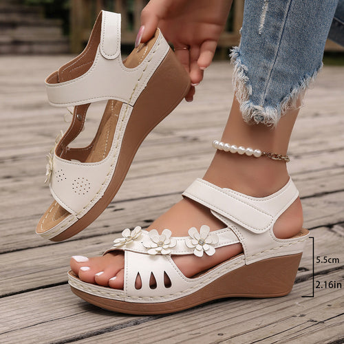 Damen Wedge-Sandalen mit floralem Akzent und verstellbarem Riemen EB