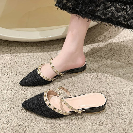 Damen elegante Mules mit strukturierter Oberfläche und Metallakzenten EB