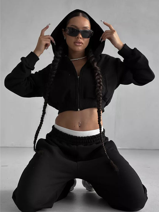Damen kurzes Zip-Kapuzensweatshirt mit tailliertem Bündchen und weitem High‑Waist French‑Terry Jogginghose Set EB