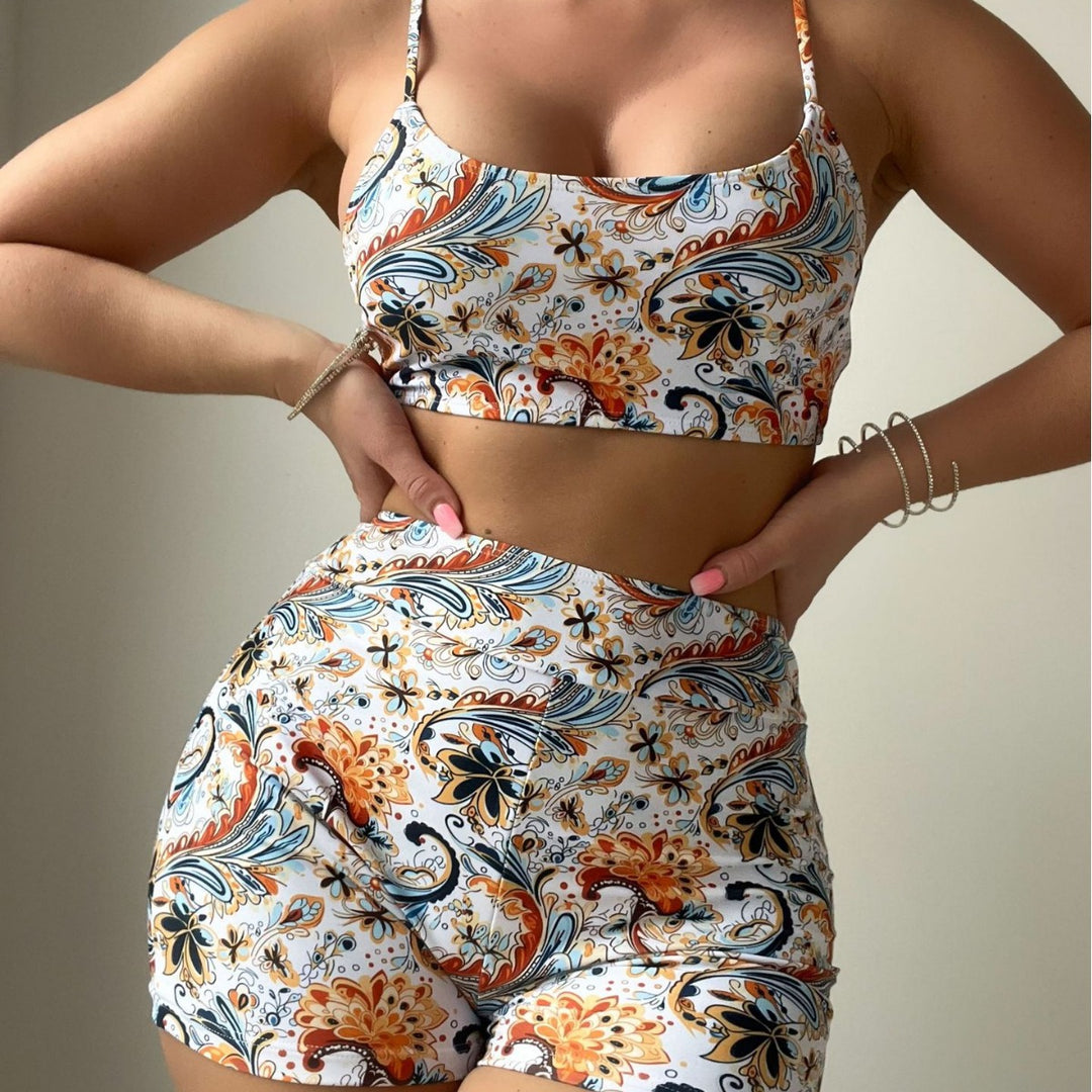 Damen Sportliches Crop-Top und High-Waist Shorts Set EB