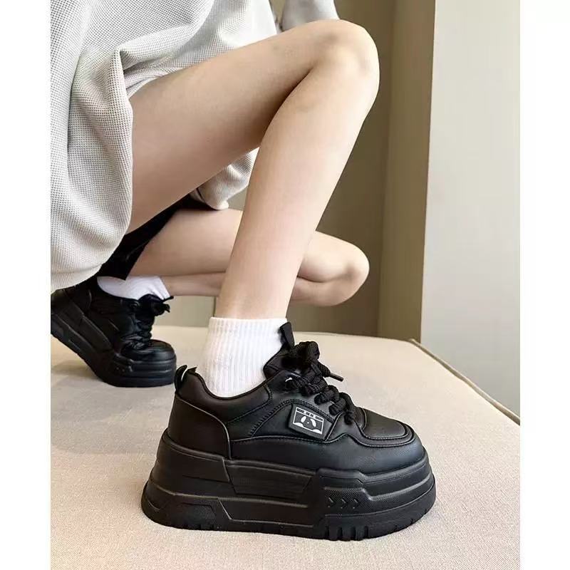 Damen Chunky Sneakers mit innovativem Dämpfungssystem und atmungsaktiver Oberfläche EB